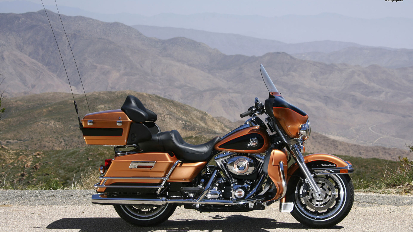 Невероятно быстрый мотоцикл Harley-Davidson Electra Glide Ultra Classic