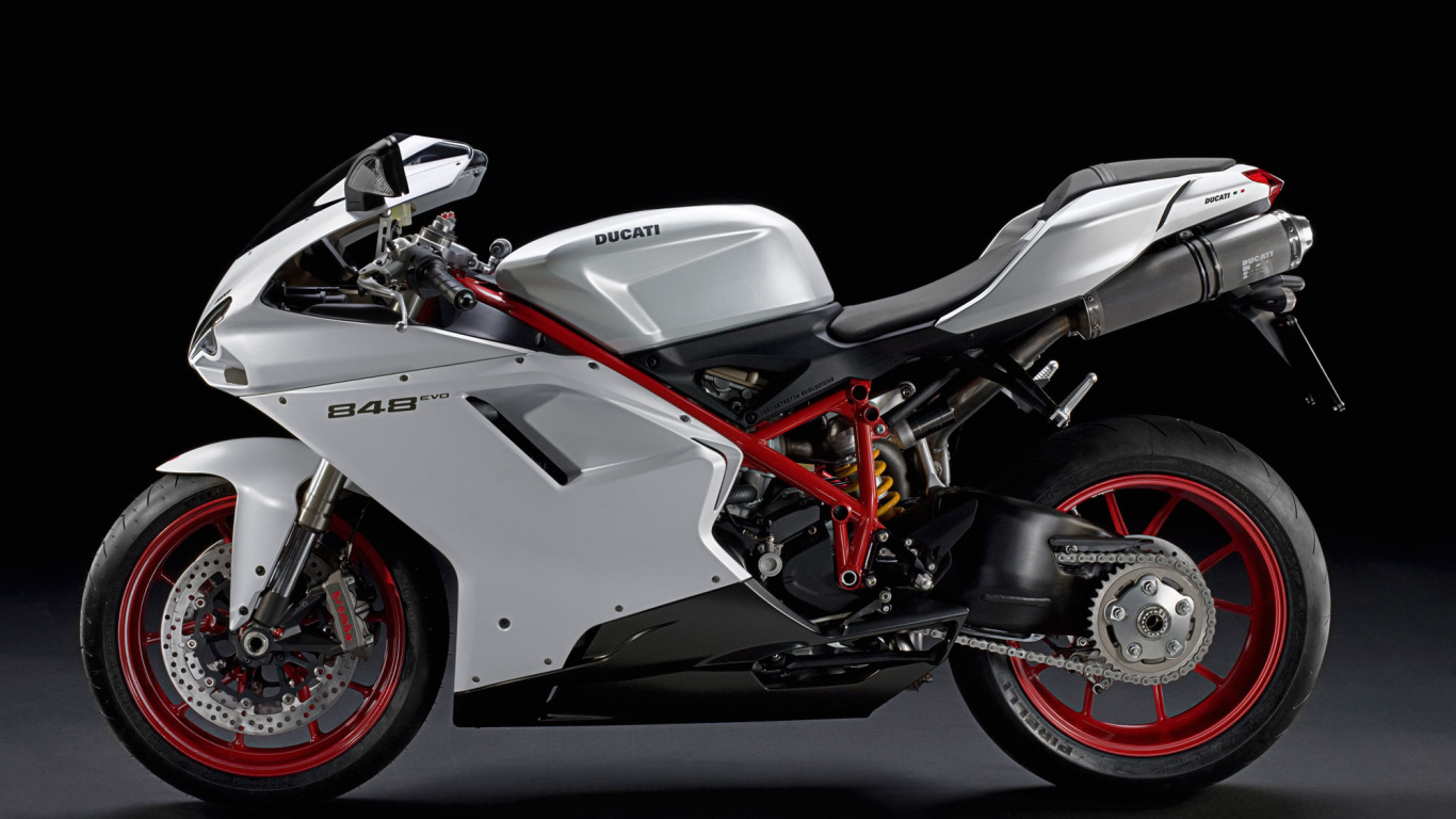 Новый мотоцикл на дороге Ducati Superbike 848 Evo