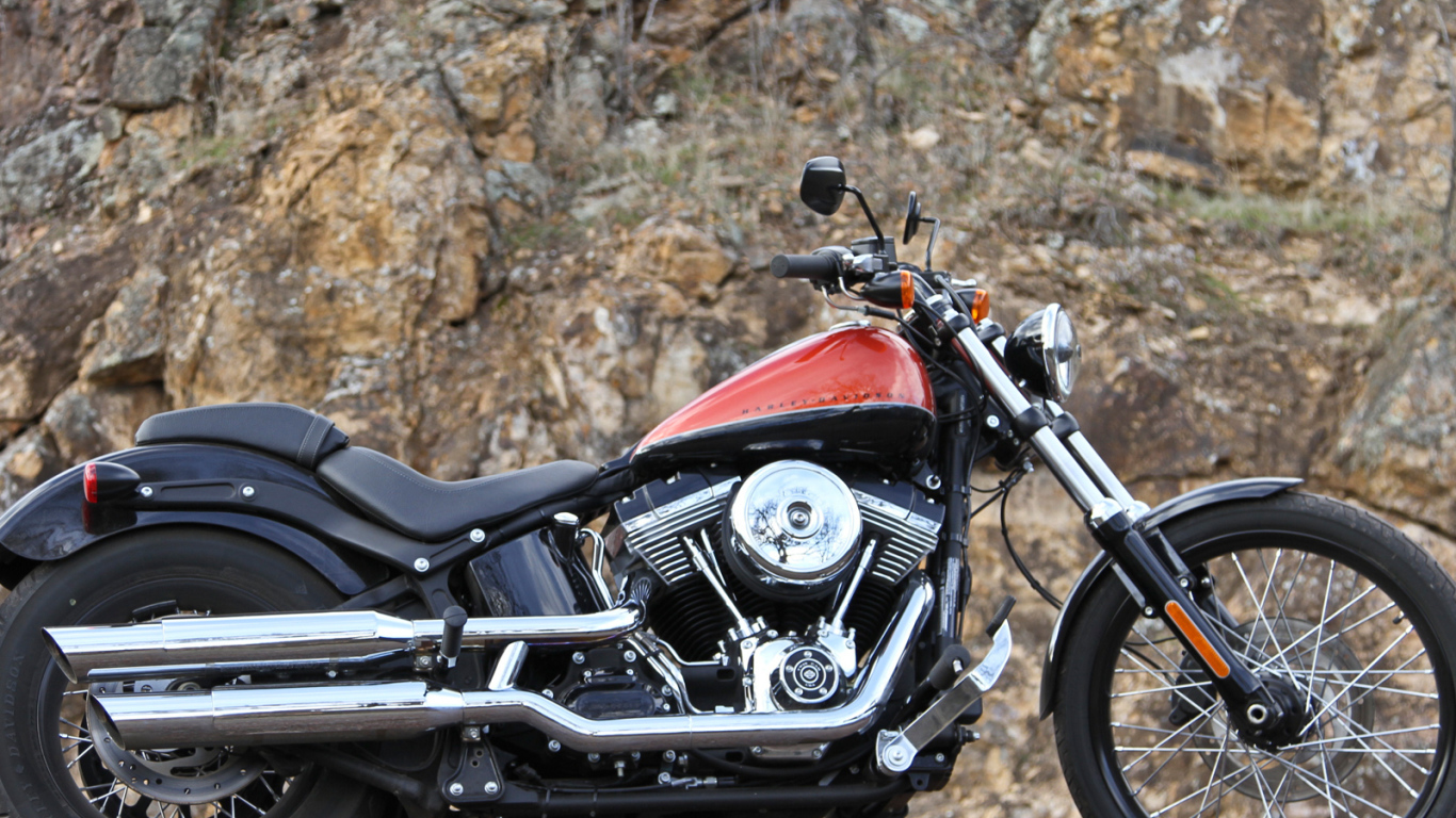 Новый мотоцикл Harley-Davidson Softail Blackline