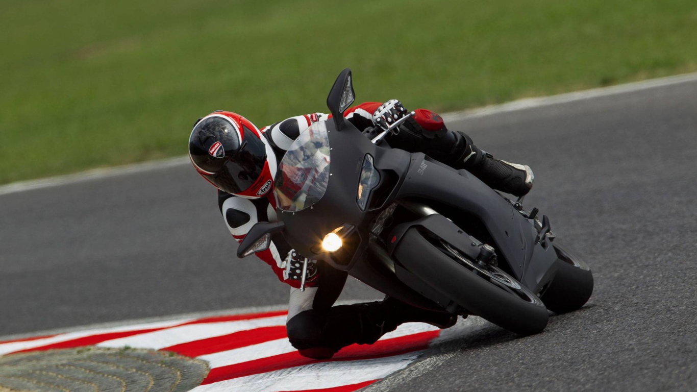 Новый надежный мотоцикл Ducati Superbike 848 Evo