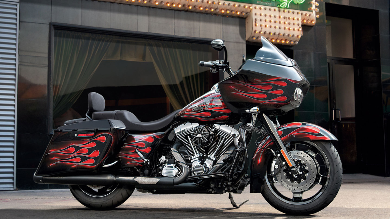 Новый надежный мотоцикл Harley-Davidson CVO Road Glide Custom