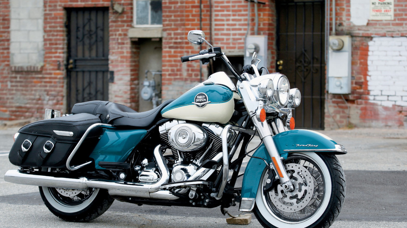 Новый надежный мотоцикл Harley-Davidson CVO Road King