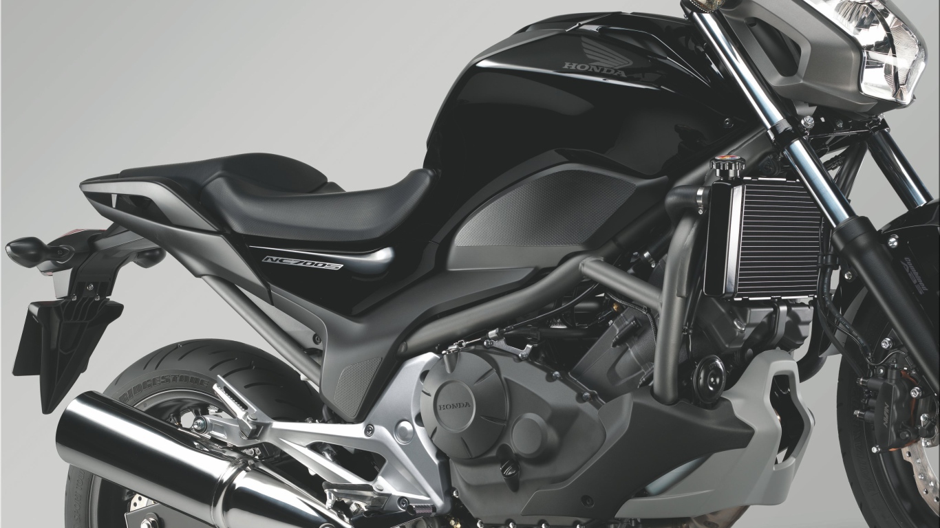 Новый надежный мотоцикл Honda NC 700 S