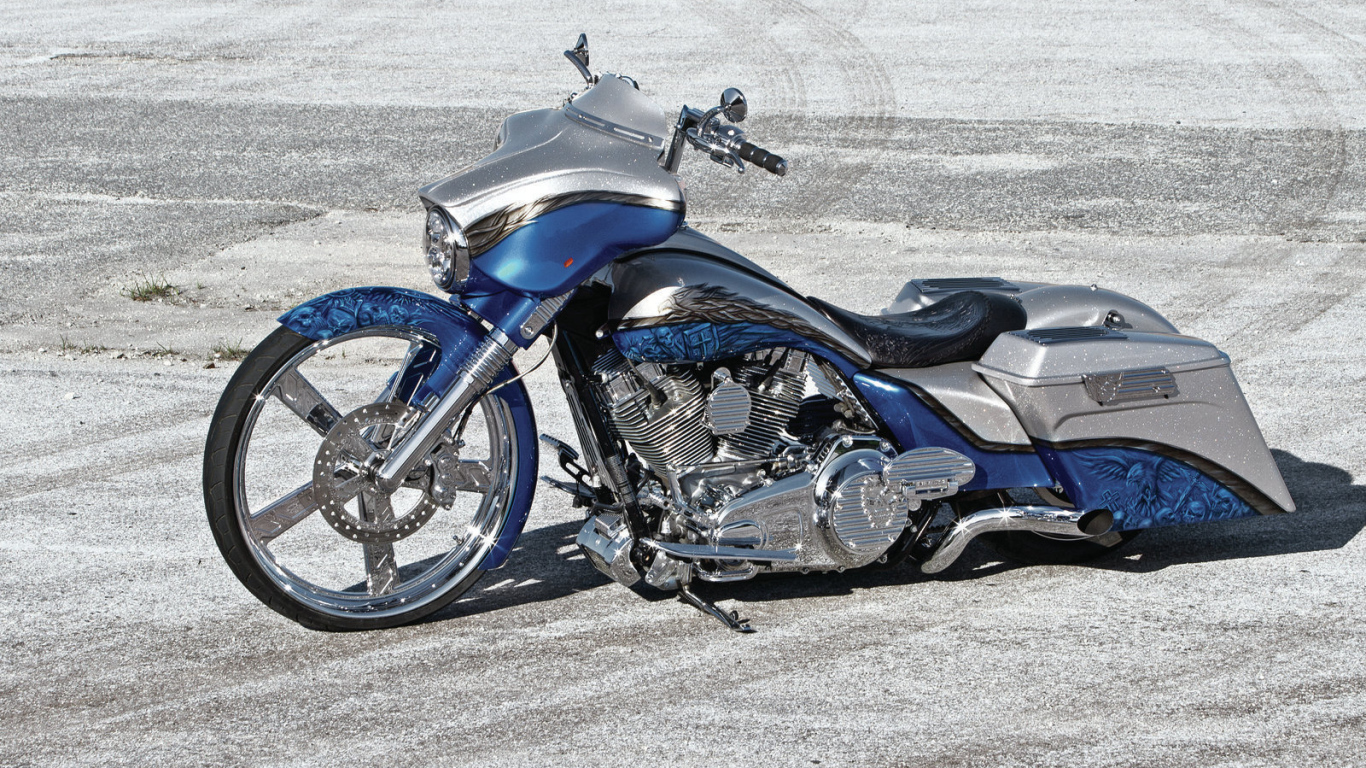Популярный мотоцикл Harley-Davidson Street Glide