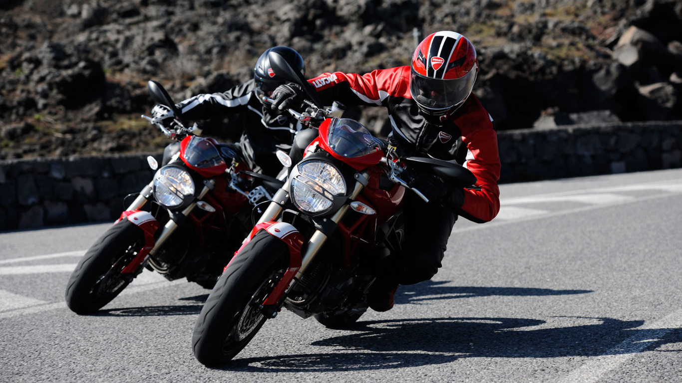 Тест-драйв мотоцикла Ducati Monster 796 Corse Stripe