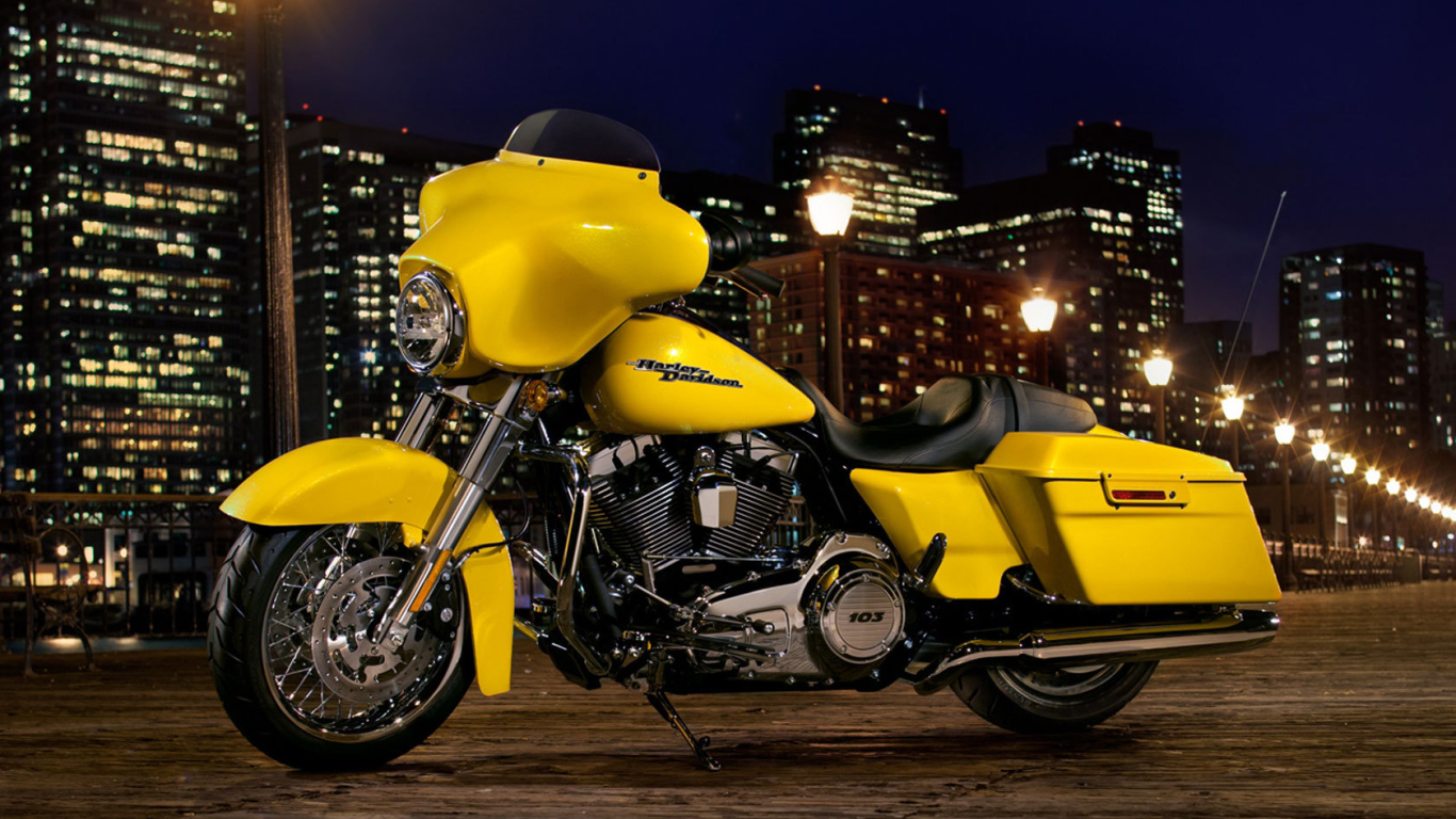 Тест-драйв мотоцикла Harley-Davidson Street Glide