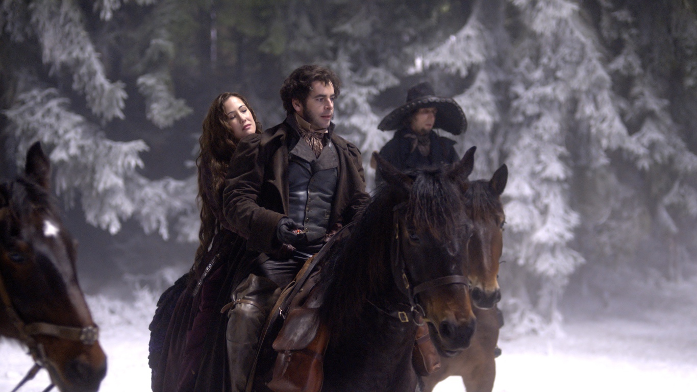 Красавица и чудовище в лесу