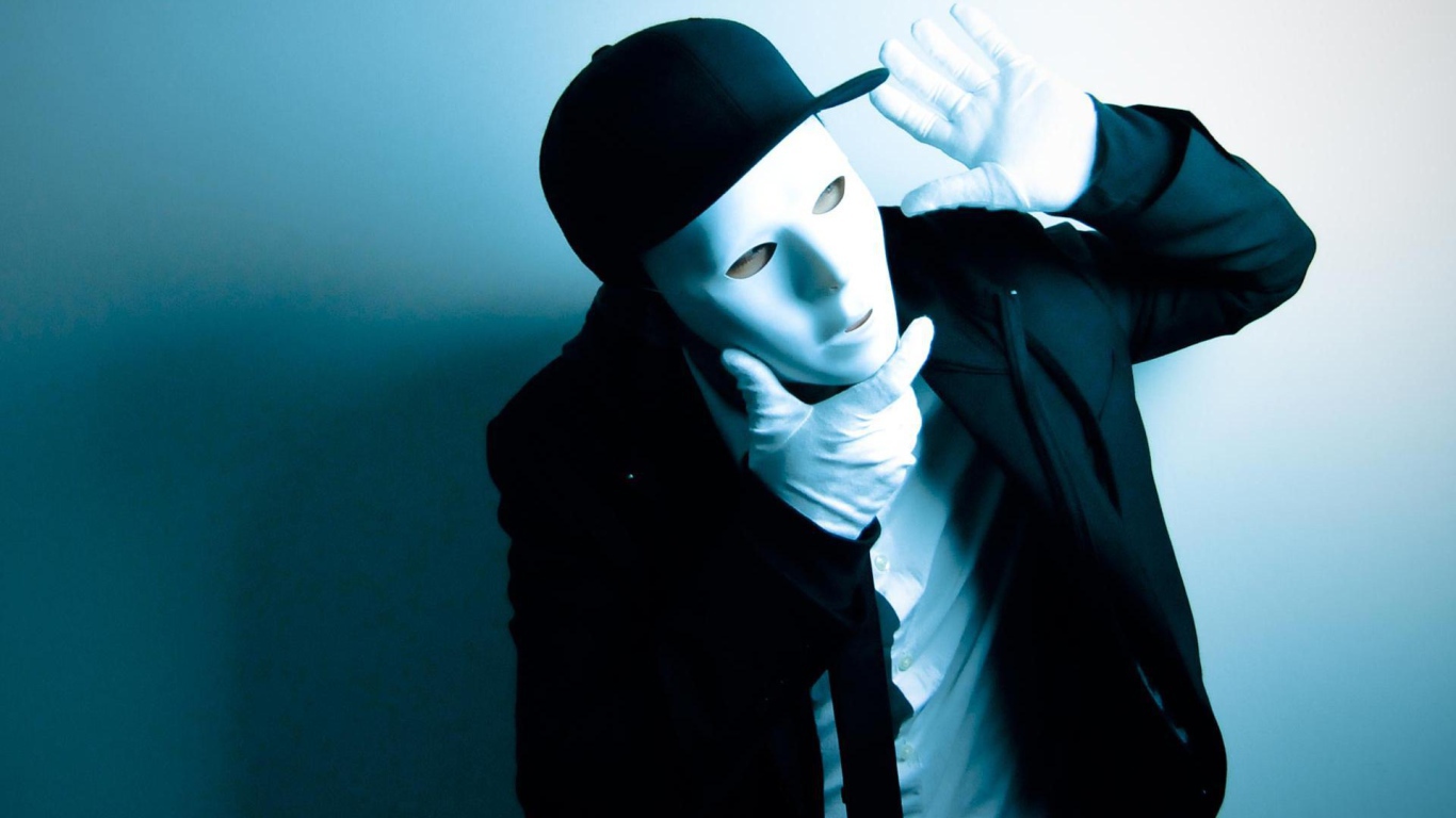 Танец в маске