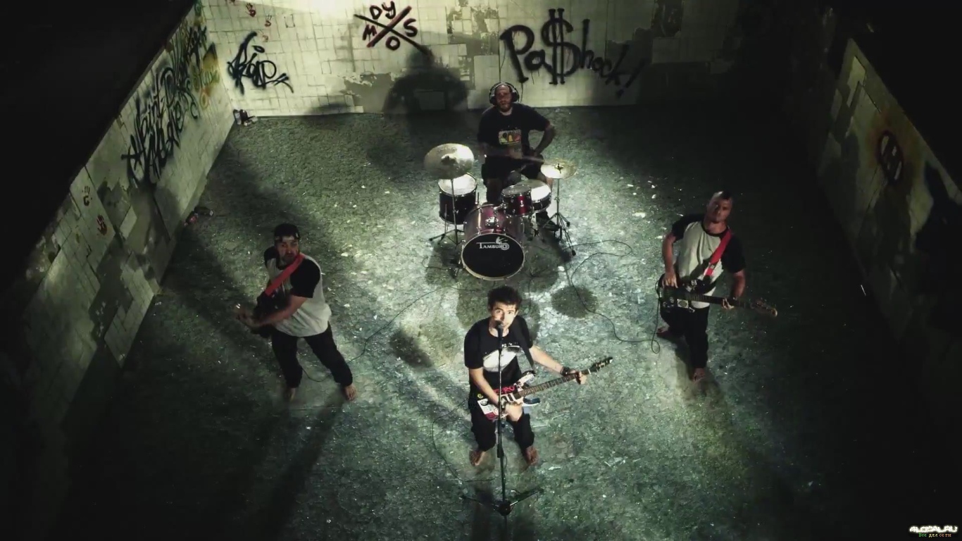 Noize MC в своем новом видео