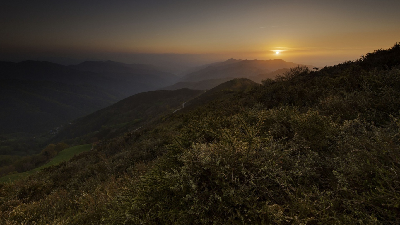 Восход солнца в горах