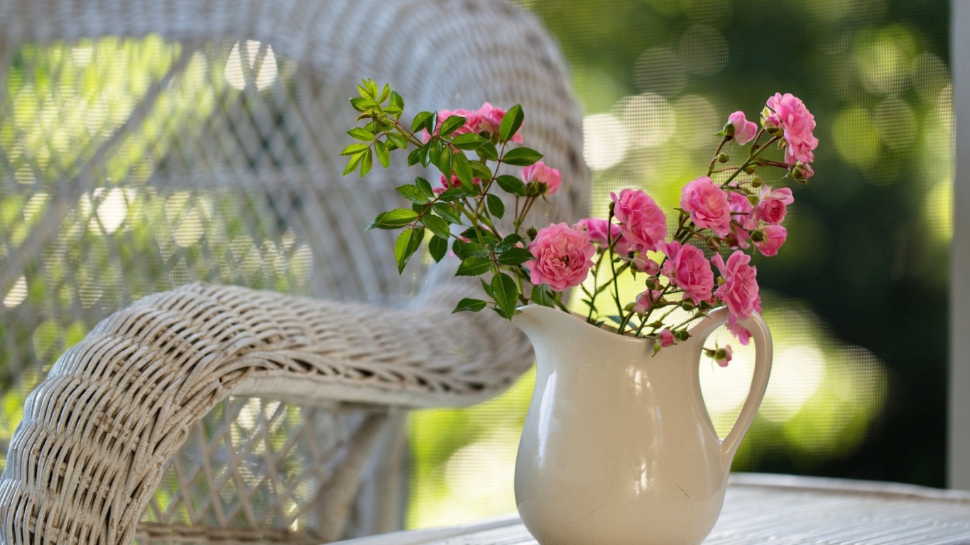 Цветы в кувшине