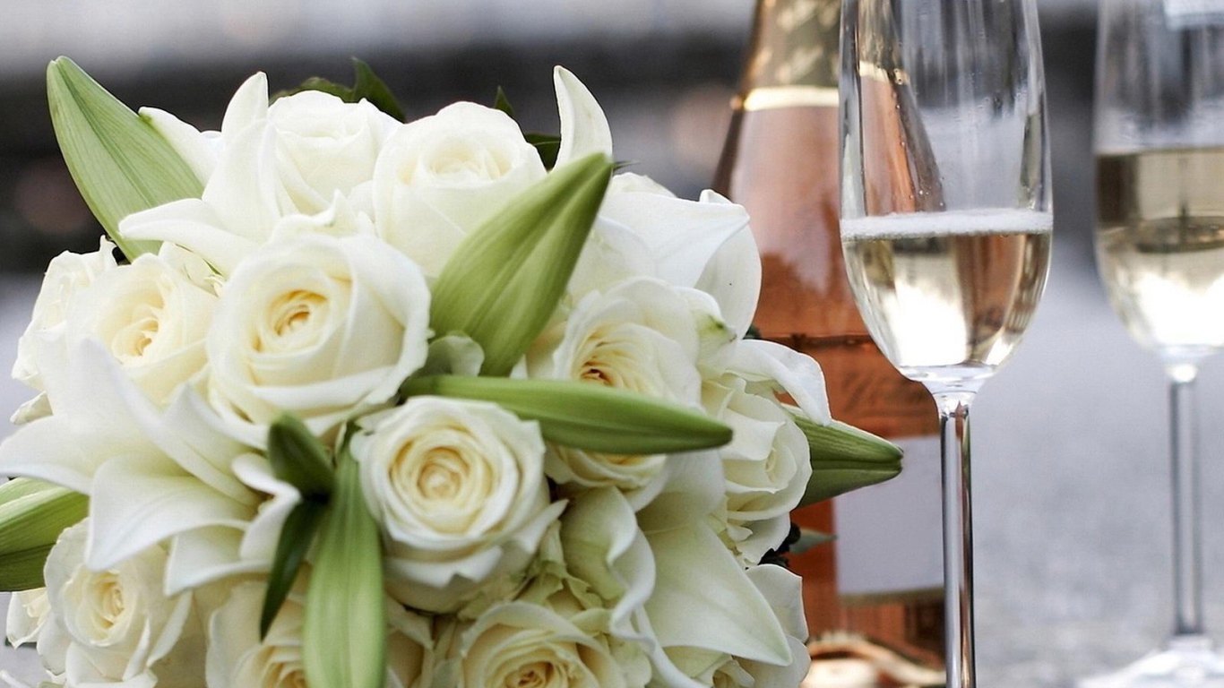 Белые розы и шампанское