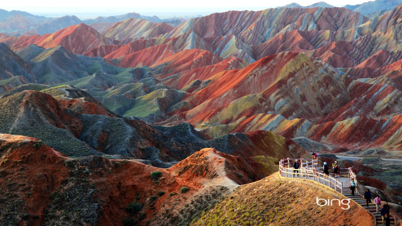 Разноцветные горы Китая