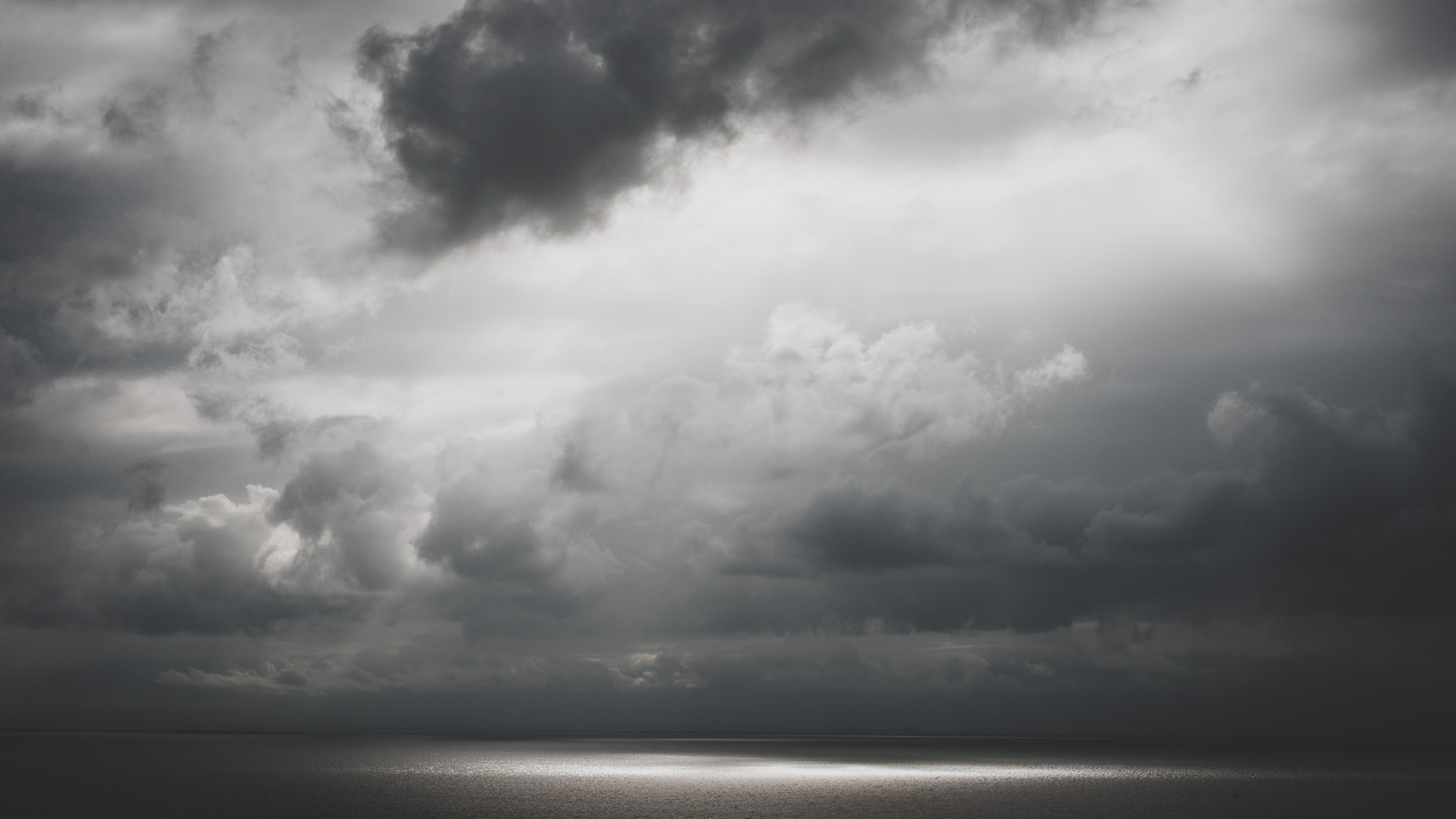 Грустное, серое небо