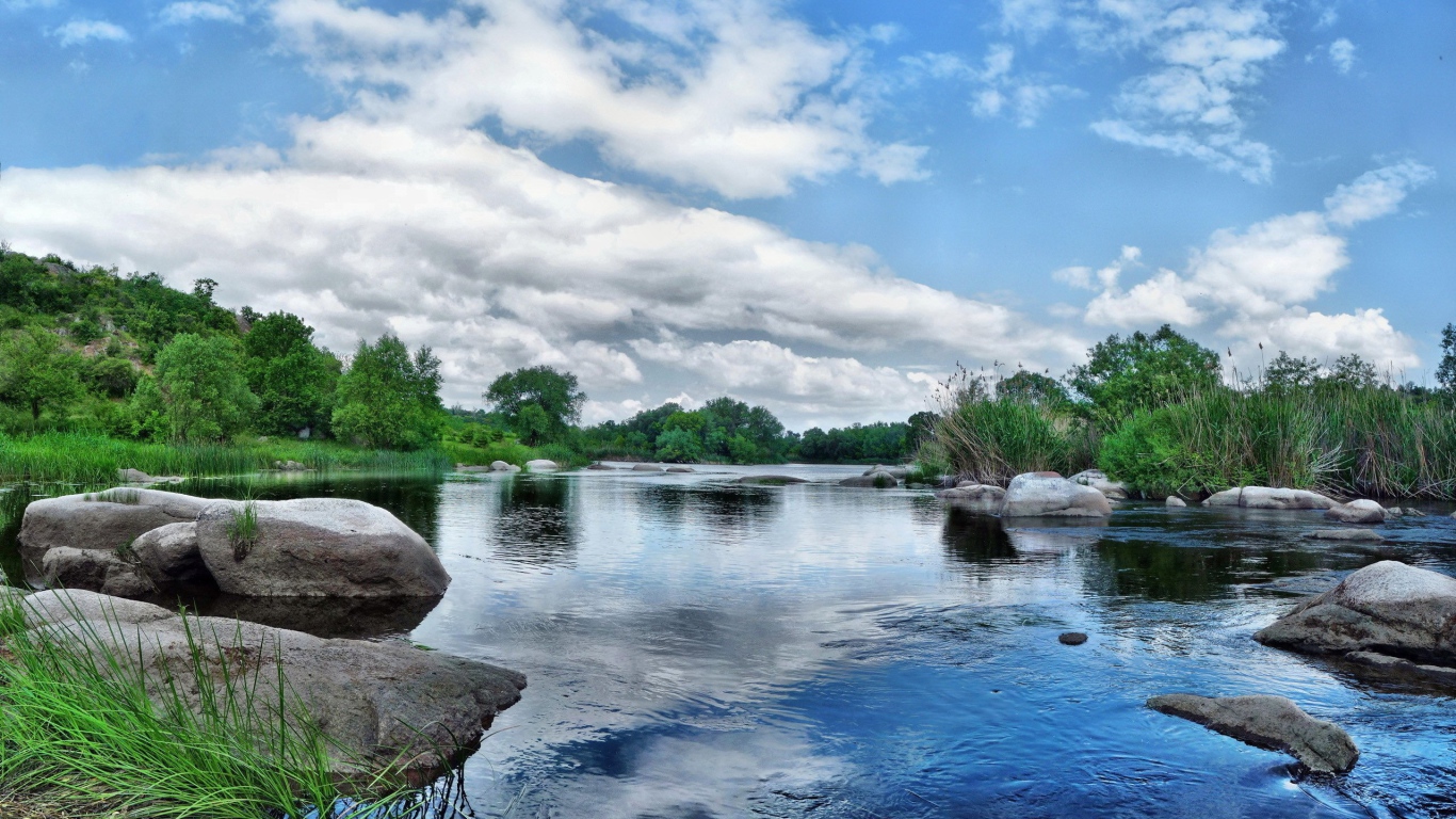 Каменистая река