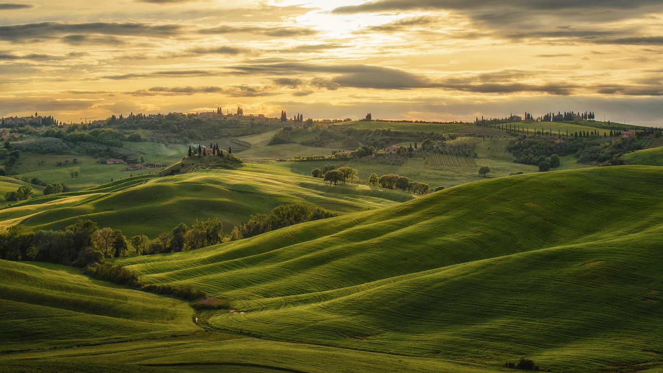 Красочный пейзаж с закатом