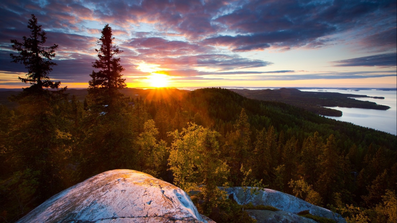 Закат на скале