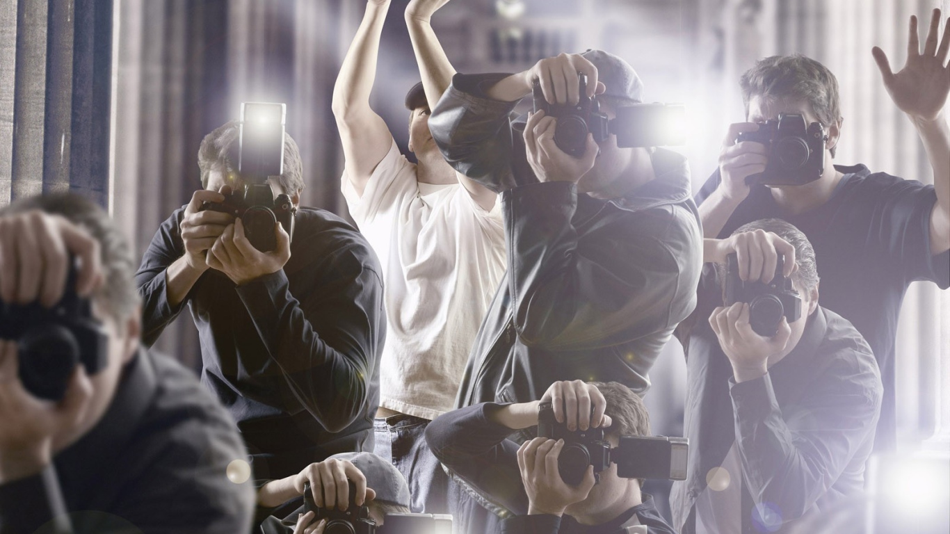 Папарацци ведут охоту