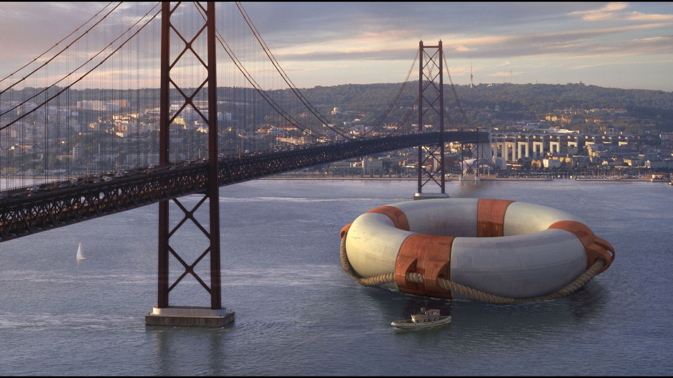 Огромный спасательный круг