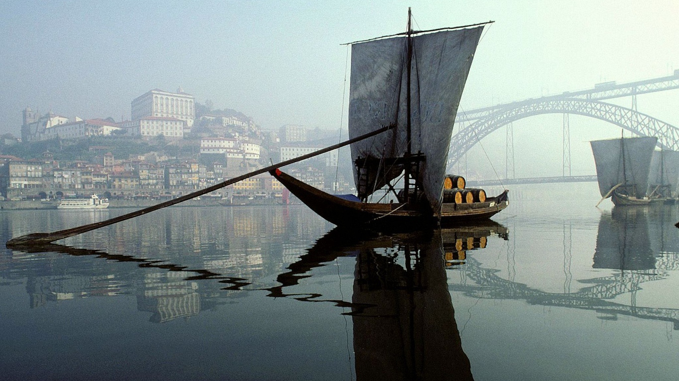 Лодка под парусом