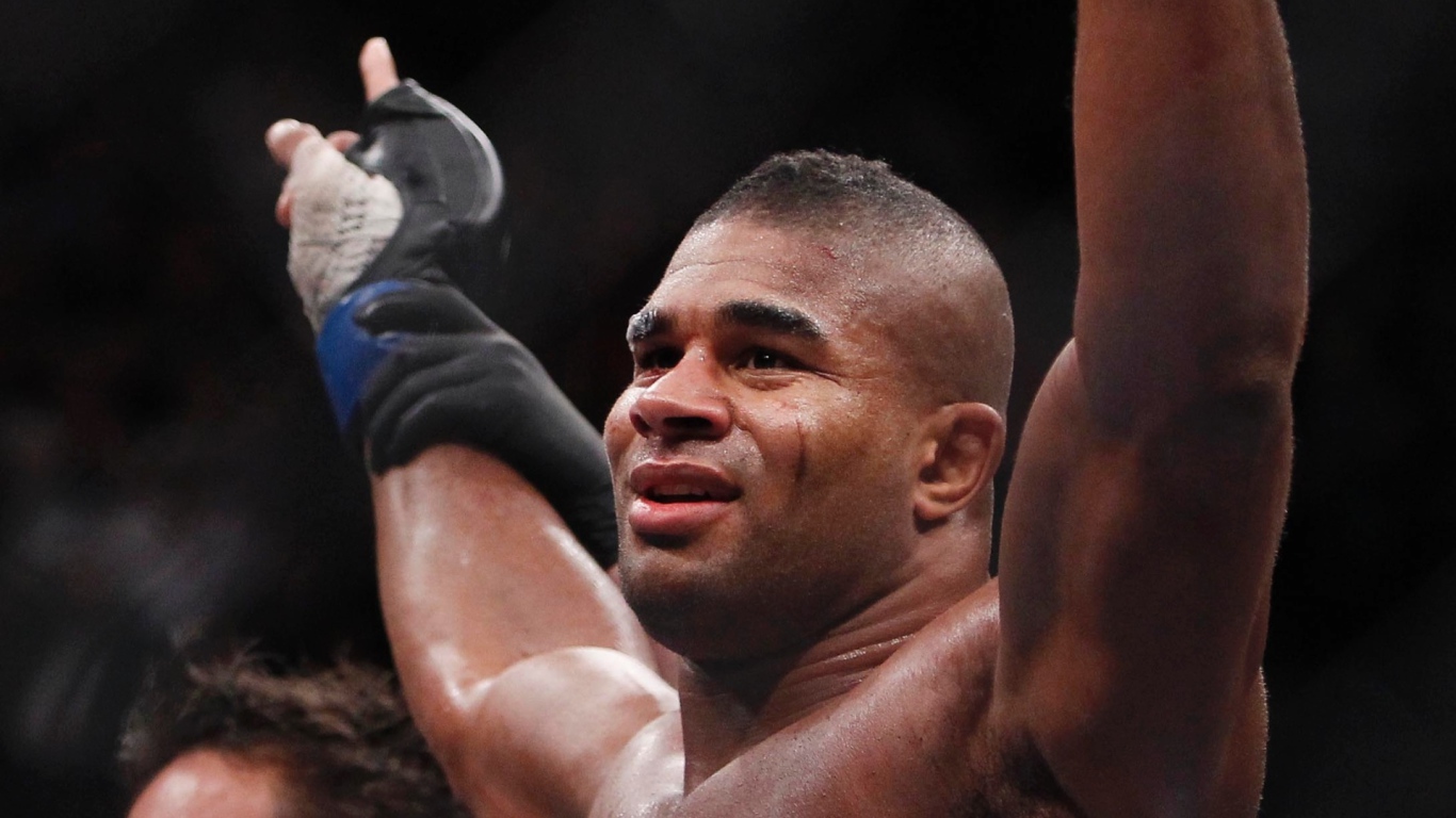 UFC гордость Алистер Оверим