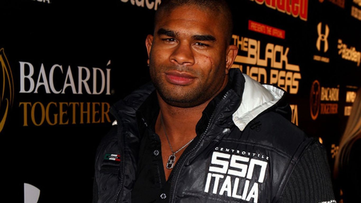 Бесстрашный боец UFC Алистер Оверим