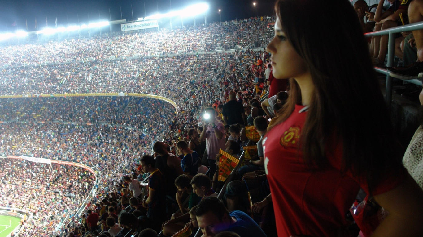 супер заполненный стадион