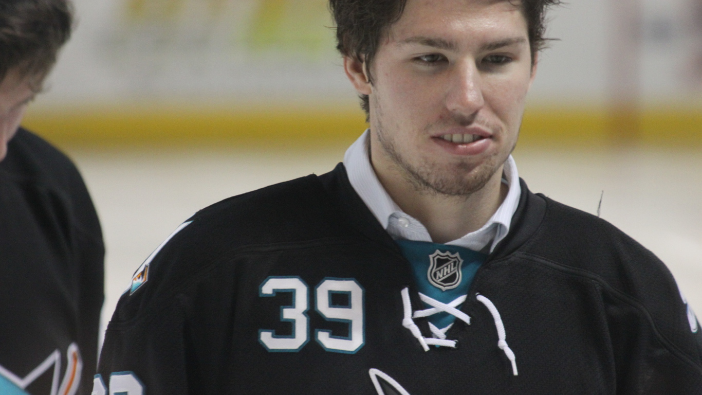 Хоккеист Сан-Хосе Логан Кутюр