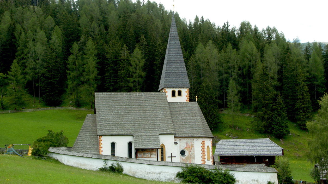 Церковь на горнолыжном курорте Бад Кляйнкирххайм, Австрия