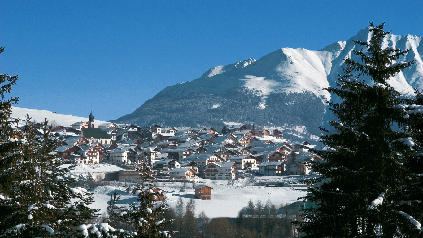 Город на горнолыжном курорте Серфаус, Австрия