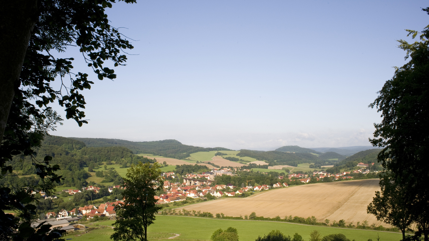 Поля в окрестностях города Лэнгенфельд, Австрия