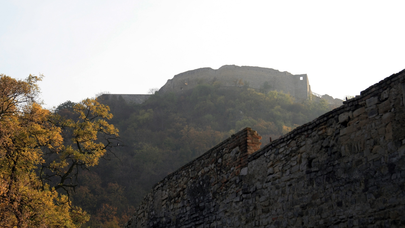 Руины крепости в городе Гайнберг, Австрия