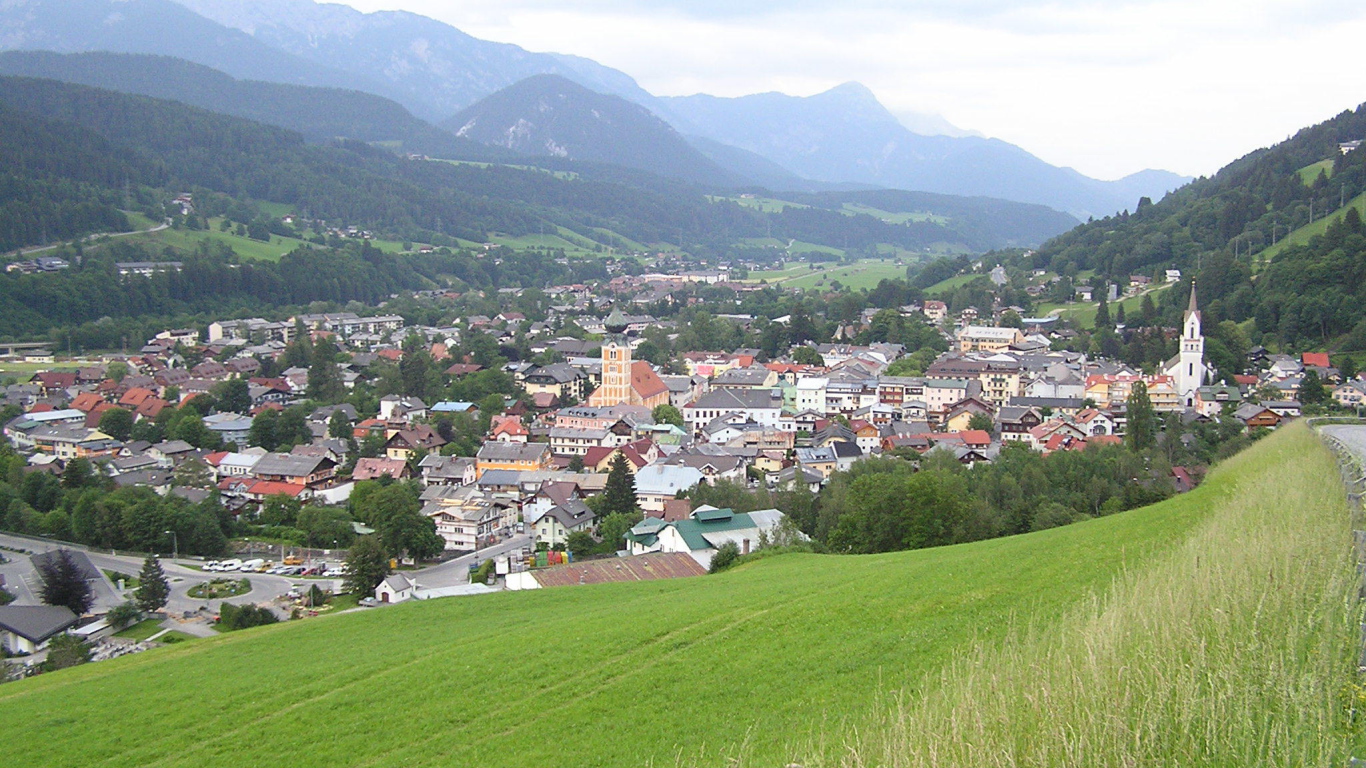 Летний вид на горнолыжном курорте Шладминг, Австрия