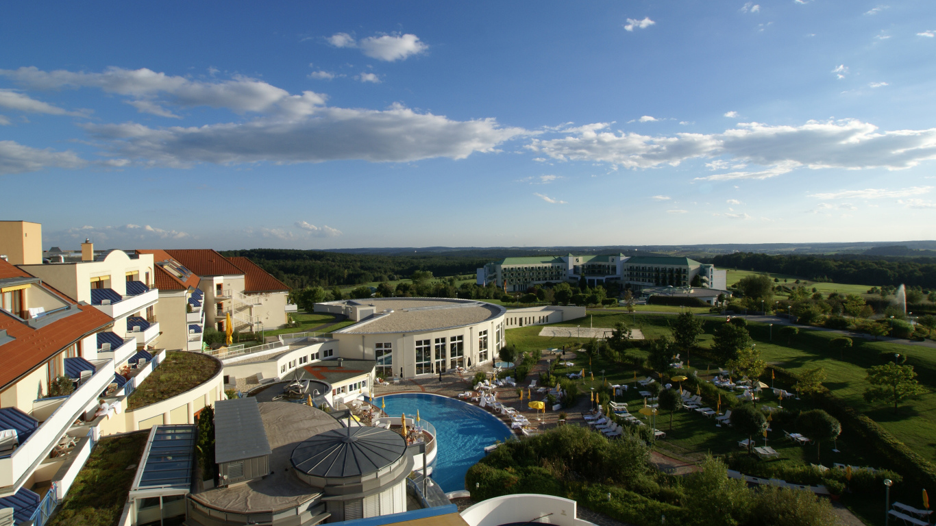 Вид с балкона на курорте Бад Татцмансдорф, Австрия