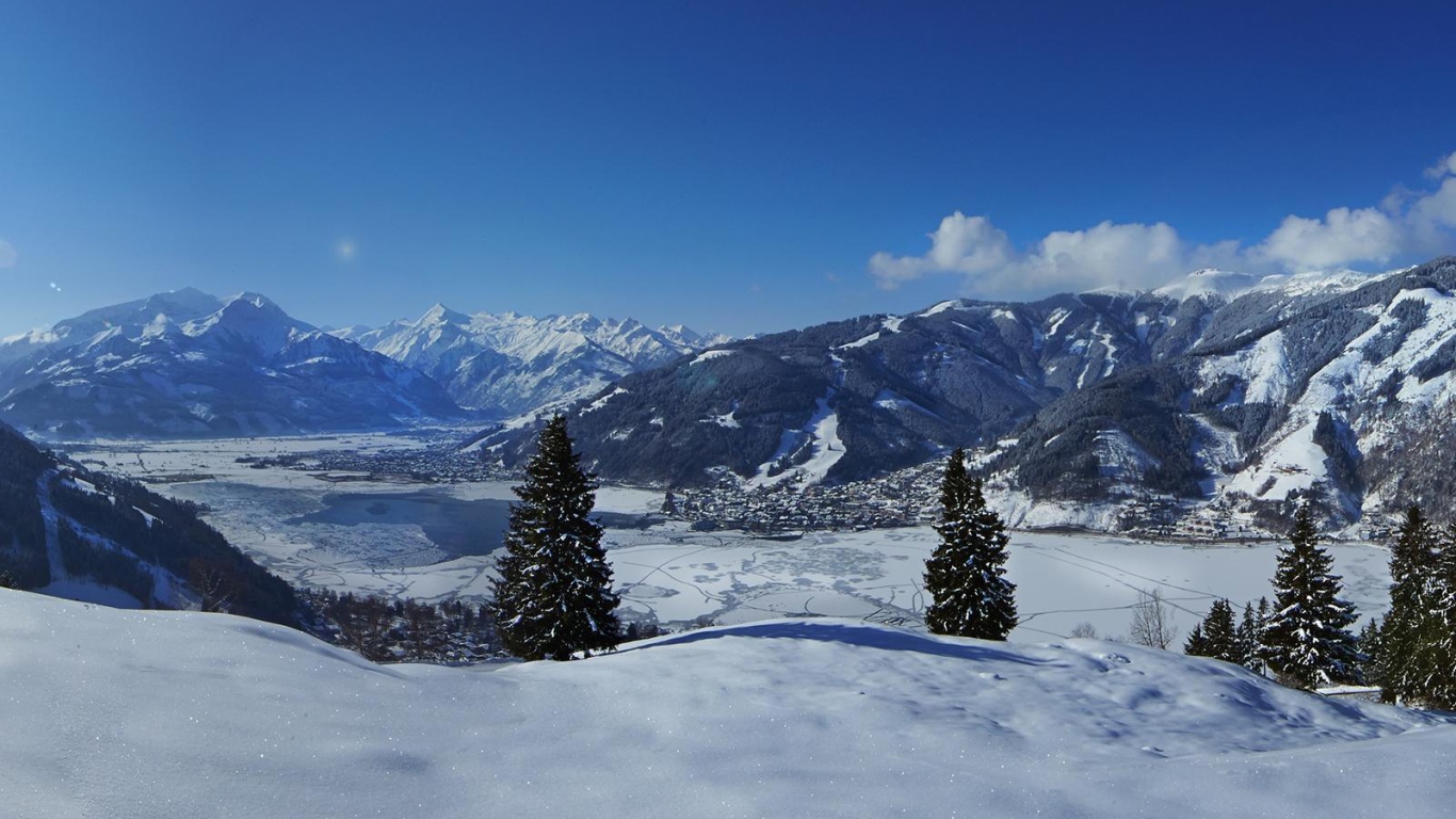 Зимний пейзаж на курорте Цель-ам-Зее, Австрия