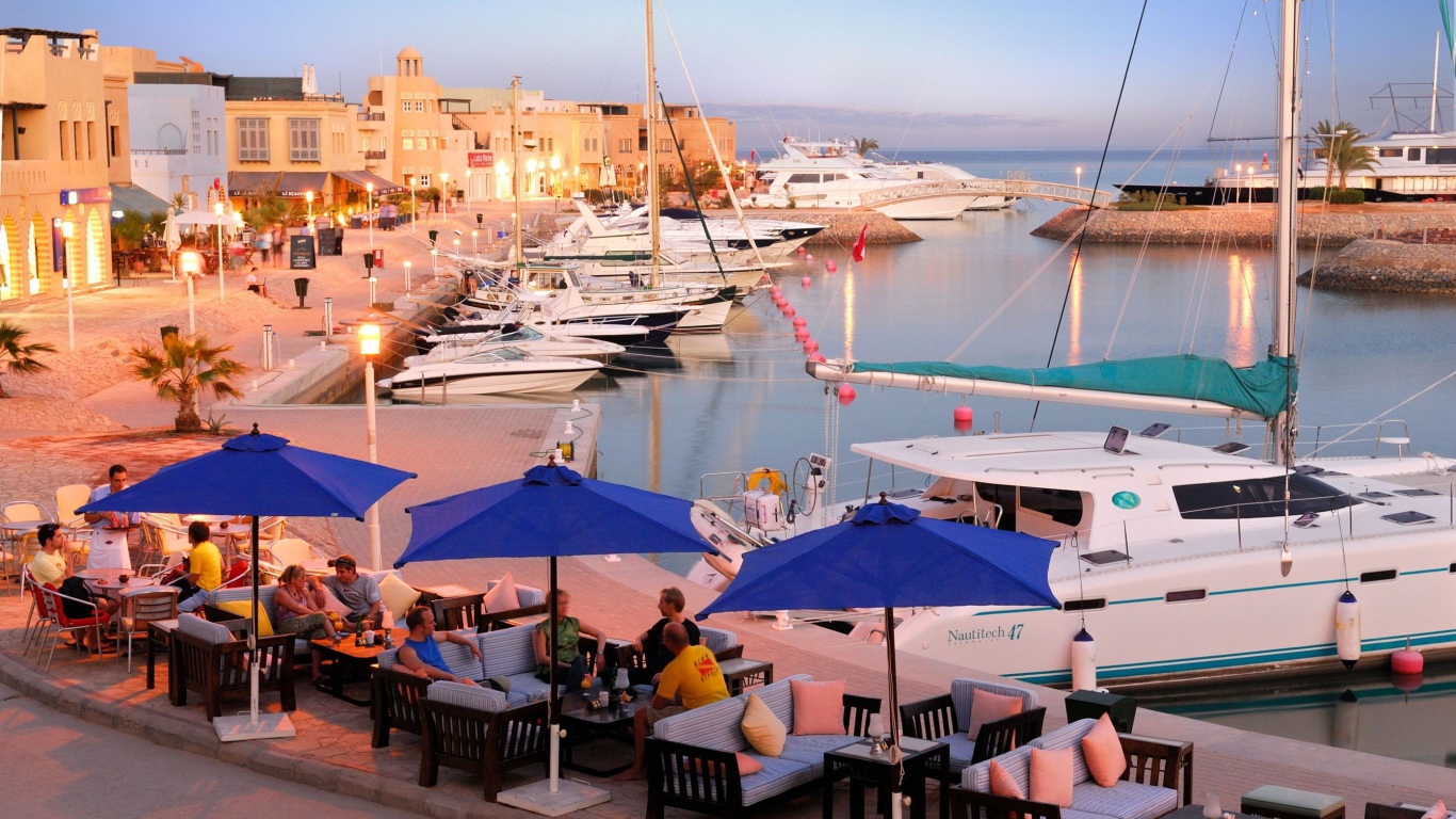 Прибрежное кафе на курорте Эль Гуна, Египет