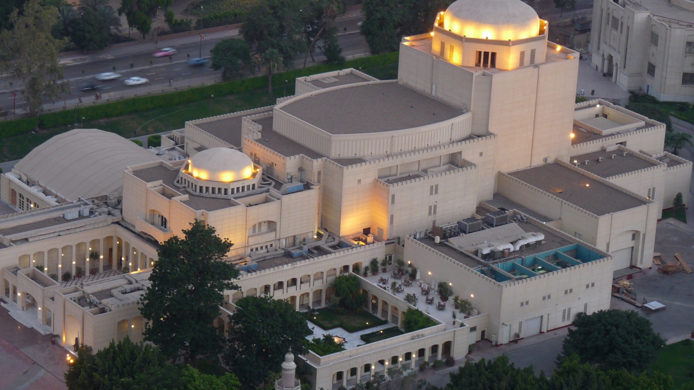 Здание оперы в Каире