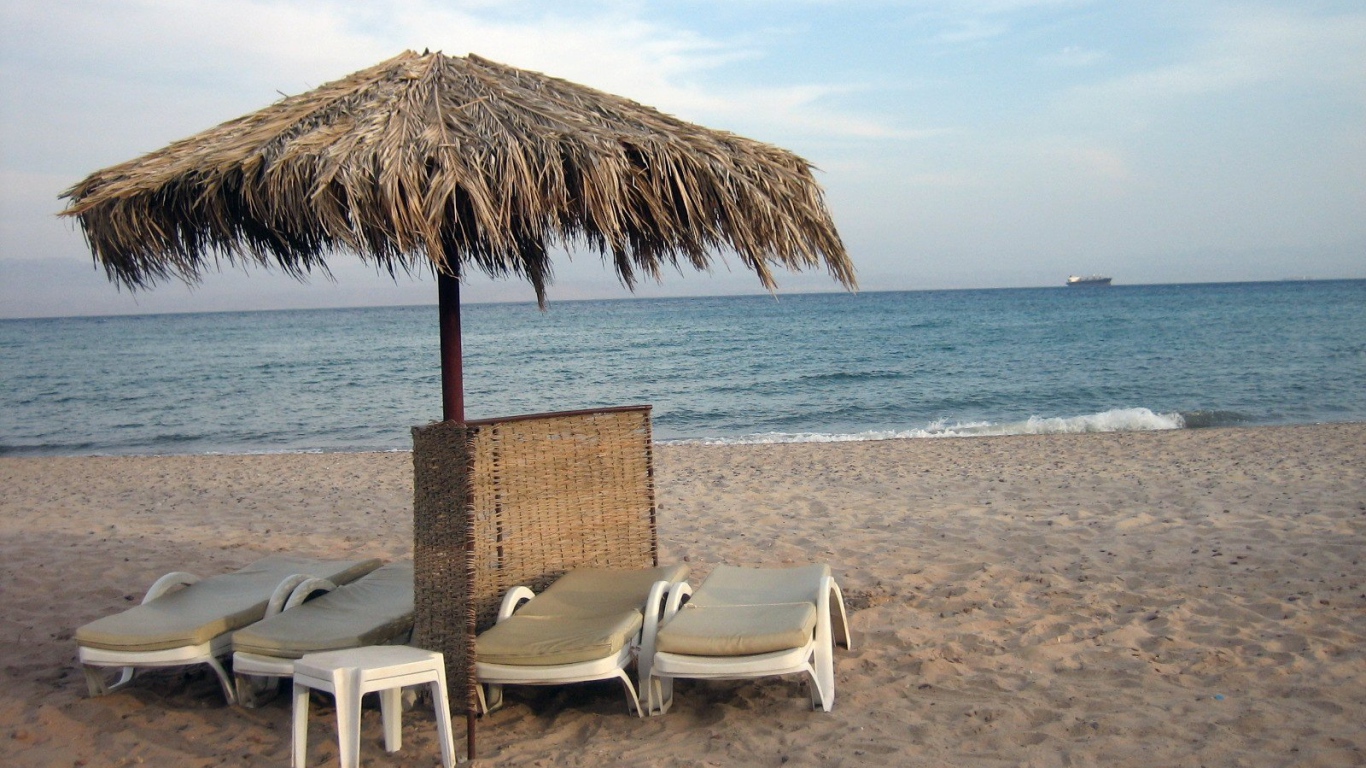 Пляж на курорте Таба, Египет