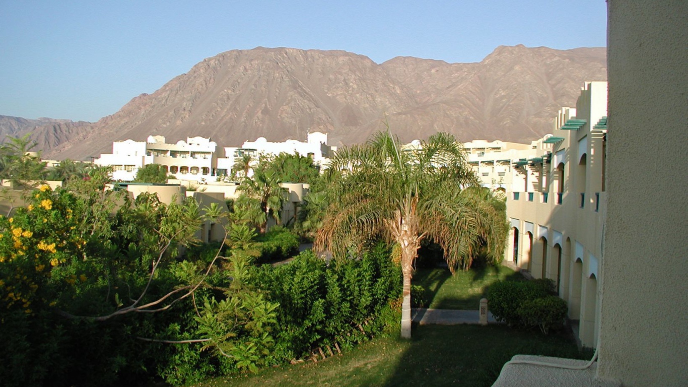 Вид из окна отеля на курорте Таба, Египет