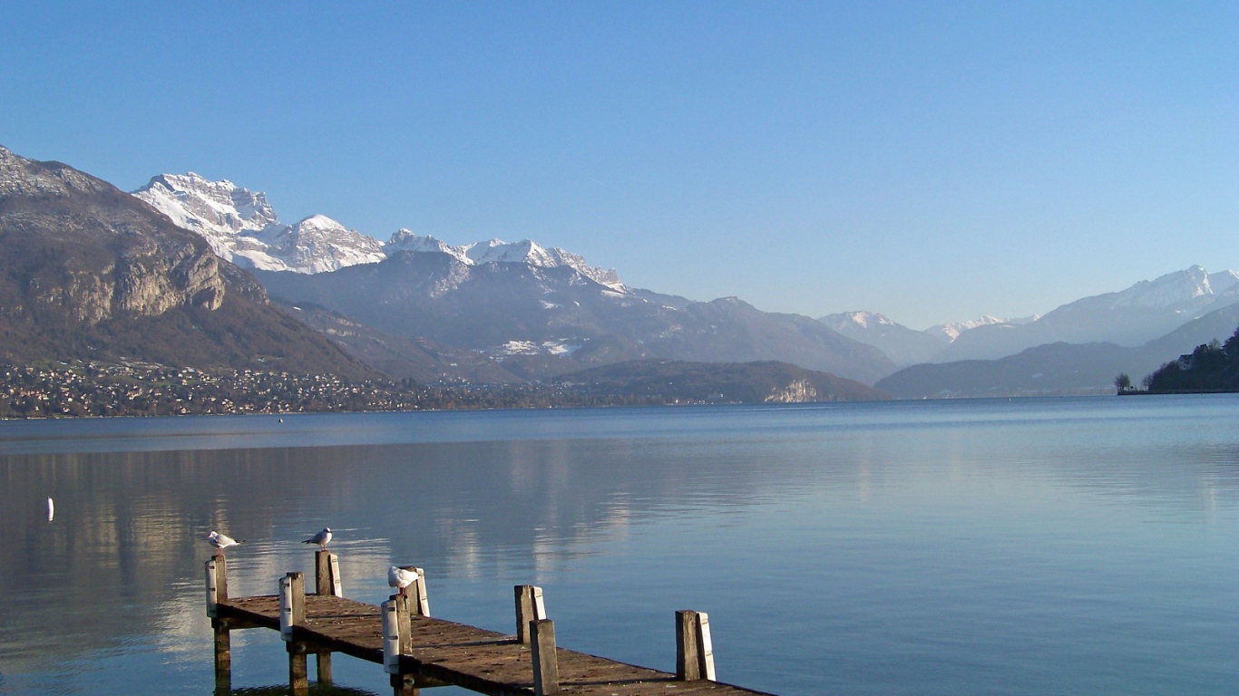 Причал в городе Аннеси, Франция