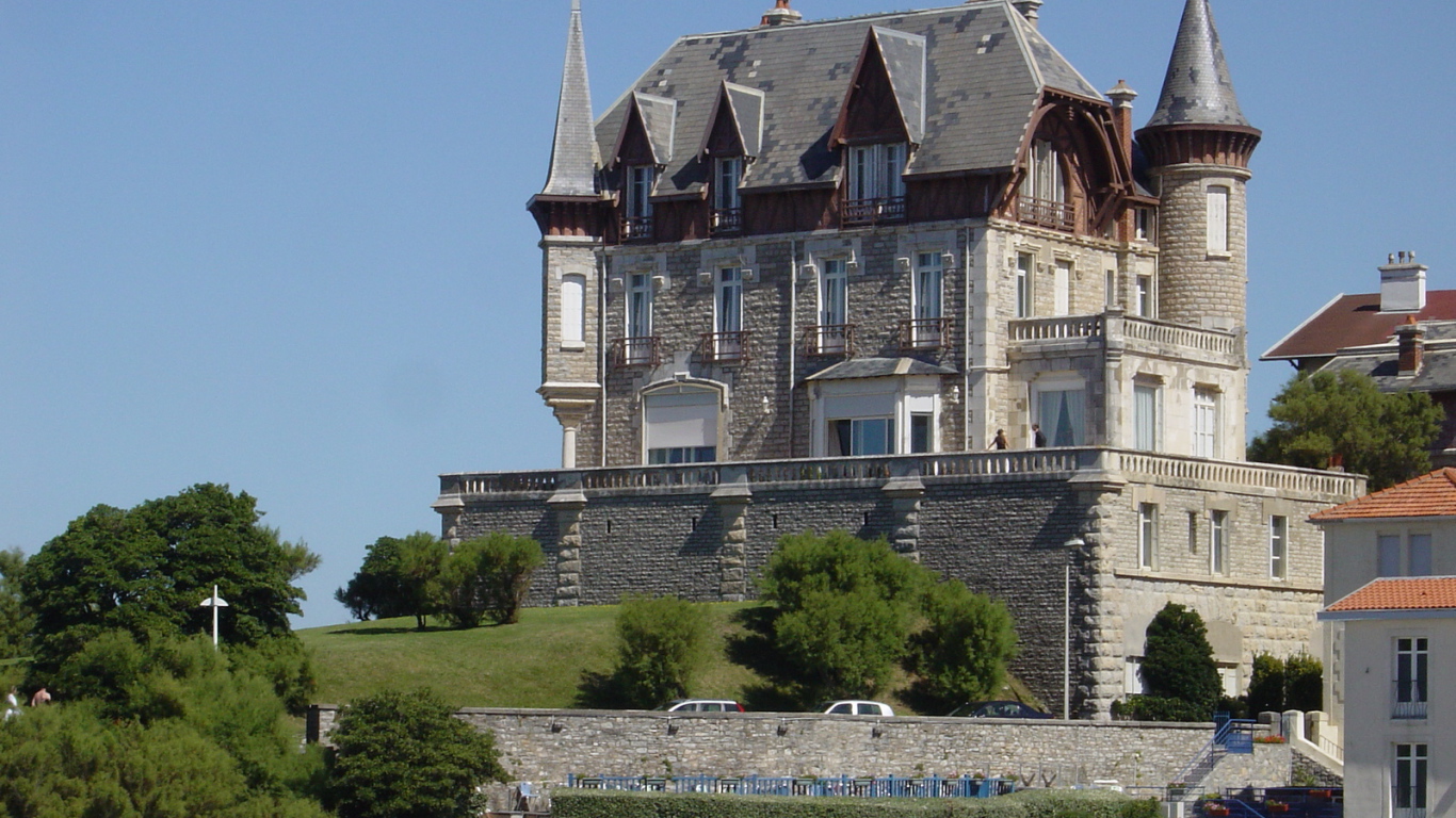 Замок на курорте Биарриц, Франция