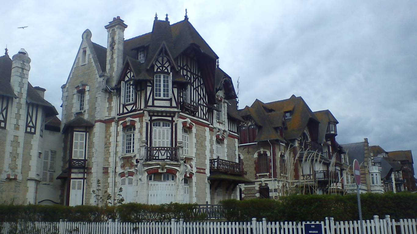 Замок на курорте Довиль, Франция