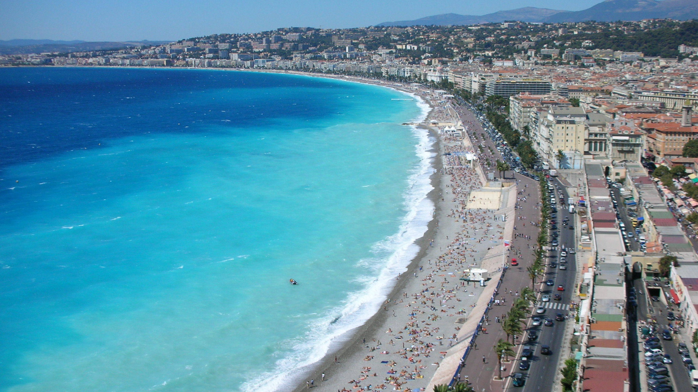 Лазурный берег в городе Ницца, Франция