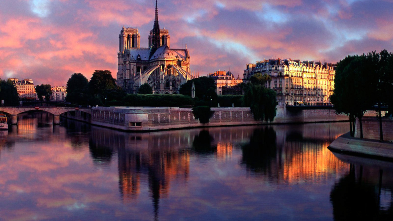 Набережная в Париже, Франция