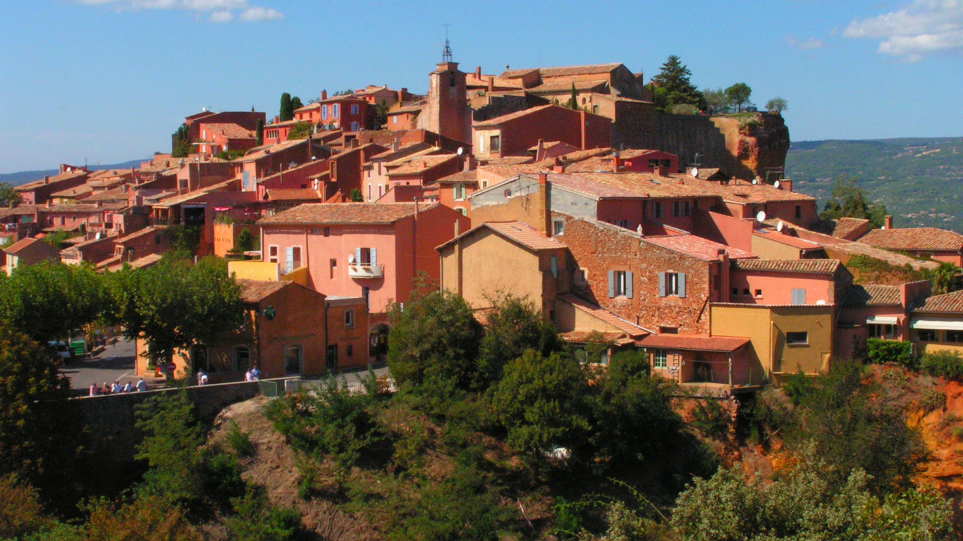 Город на холме в Провансе, Франция