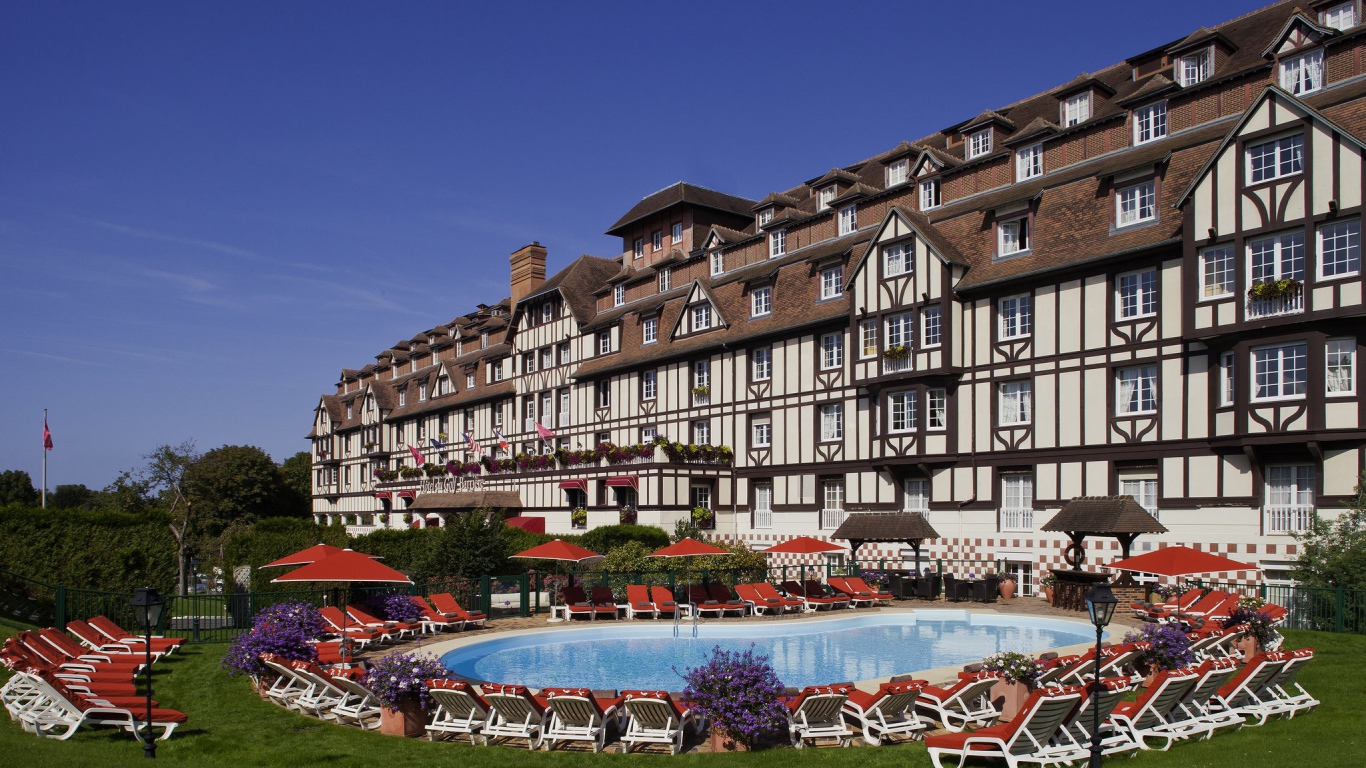 Роскошный отель на курорте Довиль, Франция