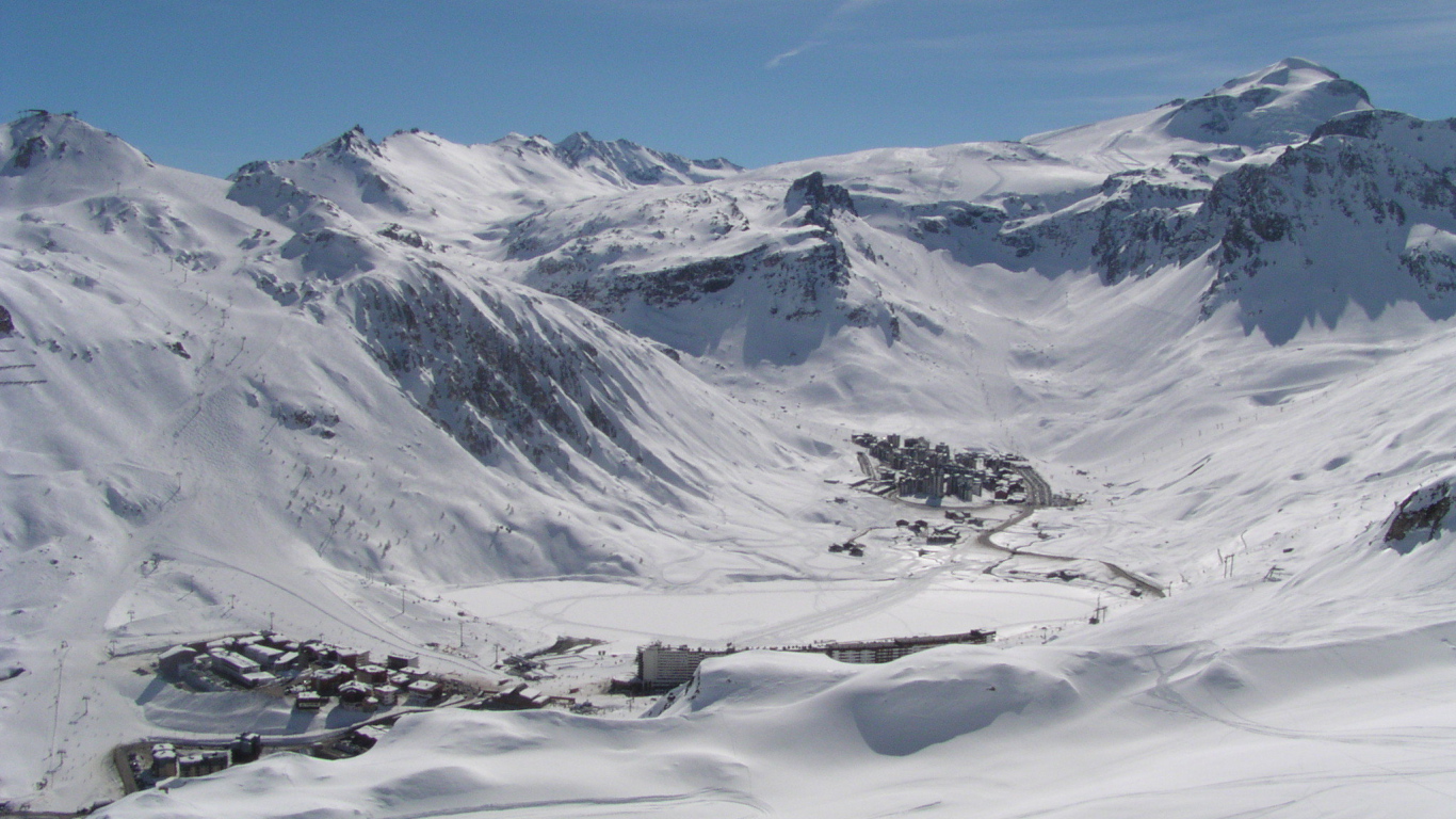 Горная долина на горнолыжном курорте Тинь, Франция