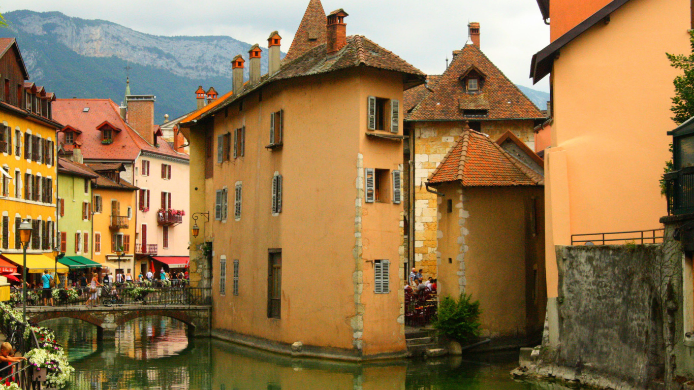 Старинные дома в городе Аннеси, Франция