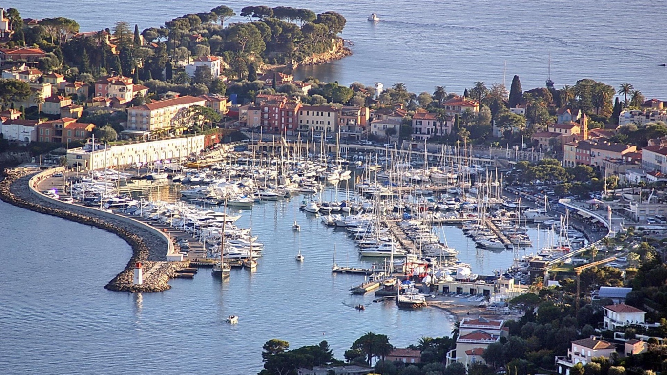 Порт на курорте Сен-Жан-Кап-Ферра, Франция