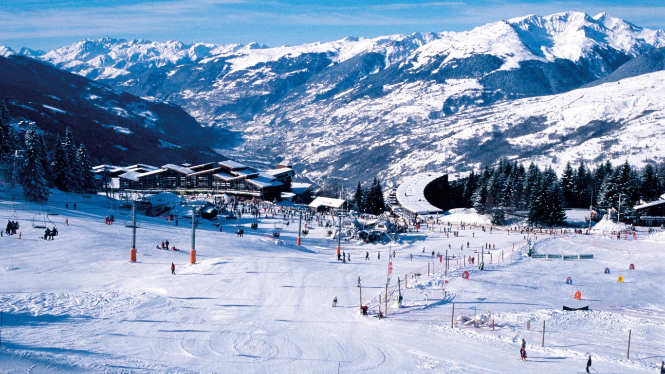 Лыжная трасса на горнолыжном курорте Лез Арк, Франция